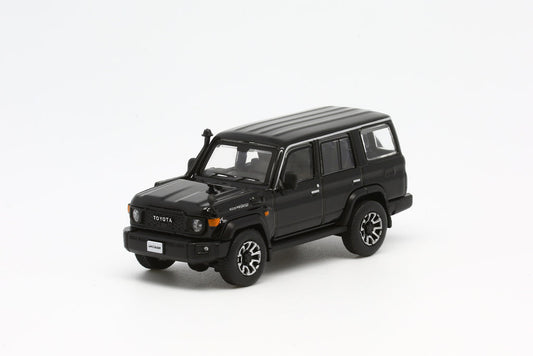Model 1 Toyota Land Cruiser 76 Series Black 1:64