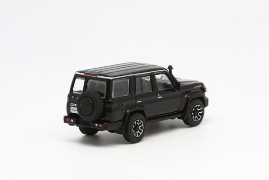 Model 1 Toyota Land Cruiser 76 Series Black 1:64