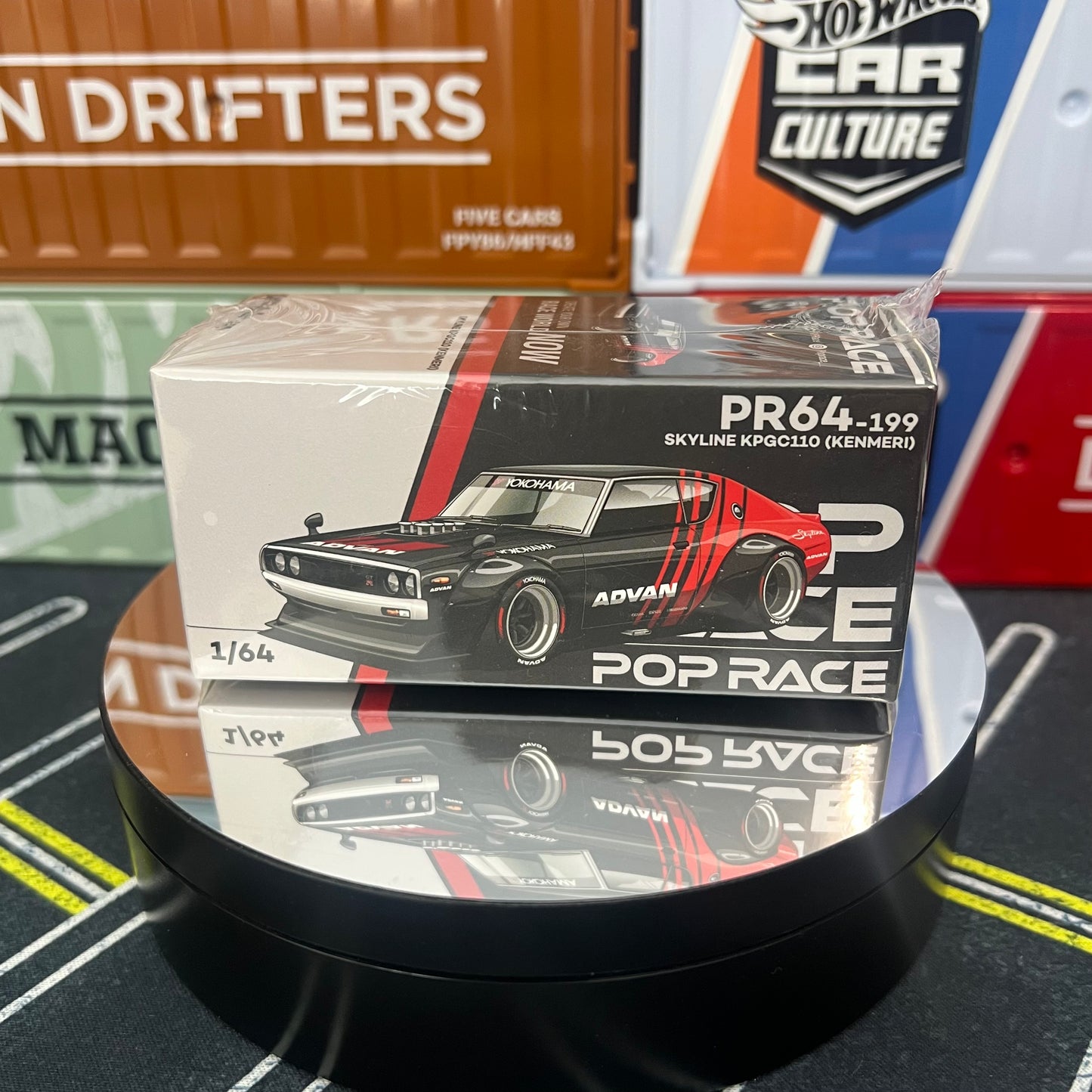 POP RACE 1:64 Nissan Skyline GT R Drift Kenmeri Advan Livery