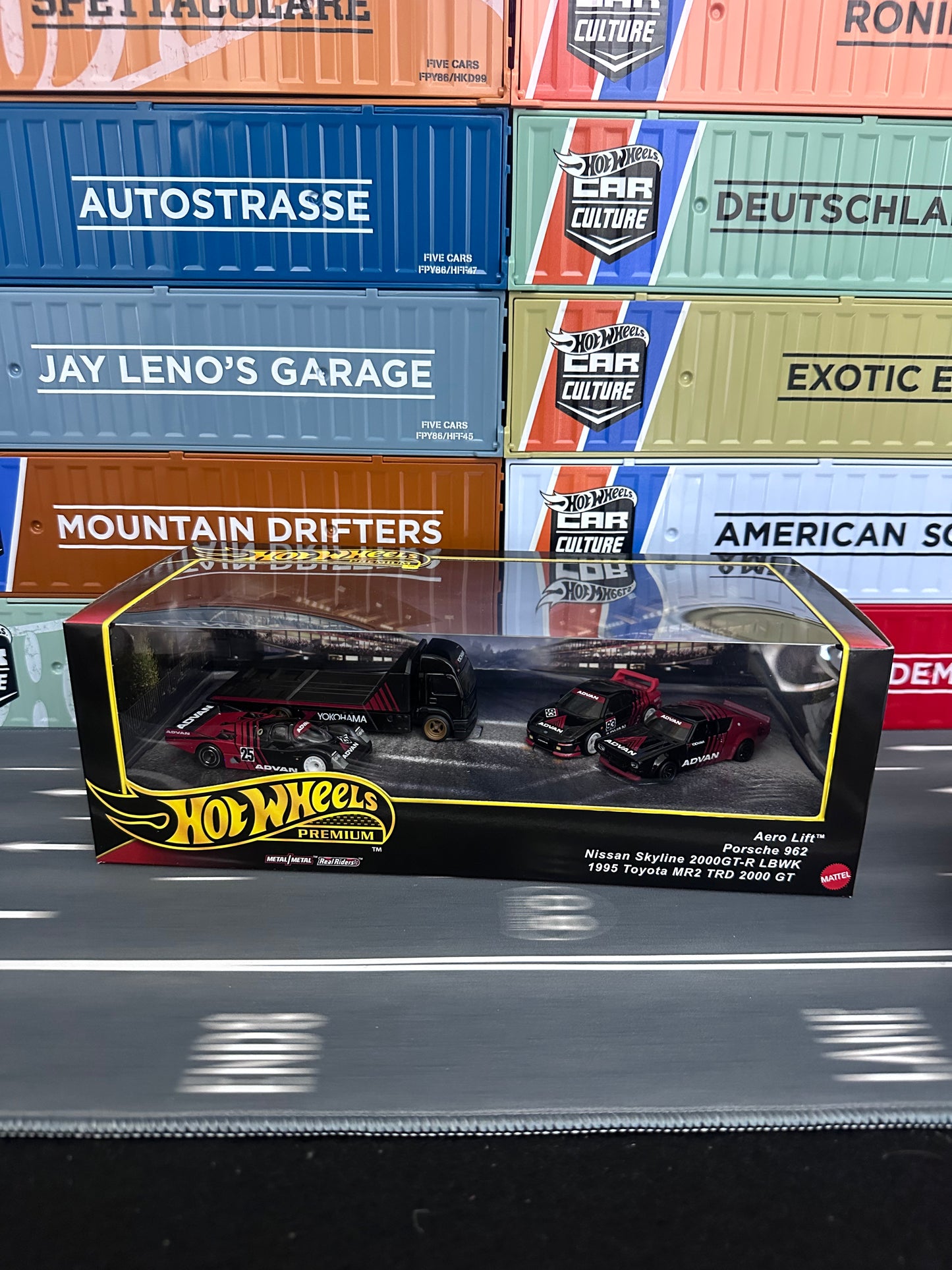Hot Wheels Premium 2025 Advan Diorama Box Set (JBM06)