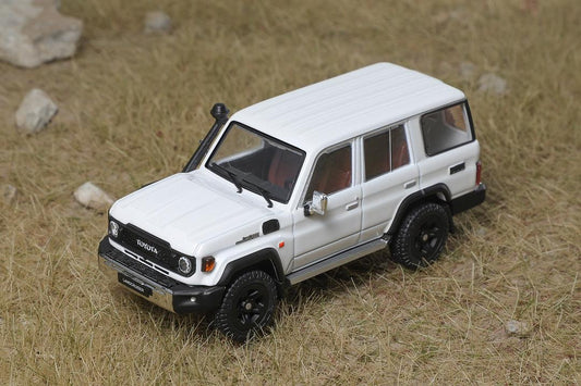 GCD Toyota Land Cruiser 76 Series White 1:64 Aussie diecast