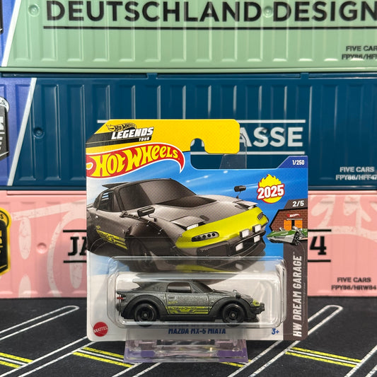 Hot Wheels 2025 Mazda MX-5 Miata Legends Mainline 1/250