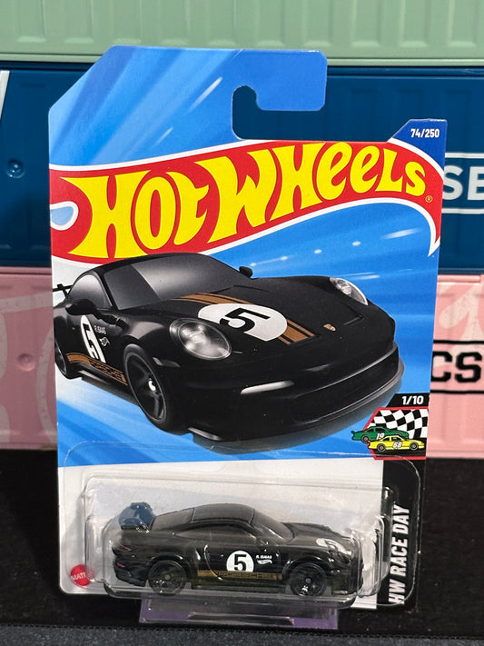 Hot Wheels 2025 Porsche 911 GT3 Mainline 74/250