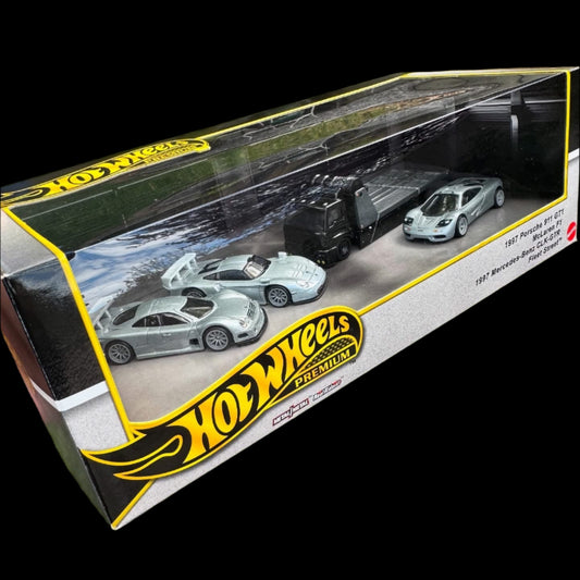 Hot Wheels 2025 Premium Le Mans 90’s Holy Trinity Diorama Box Set